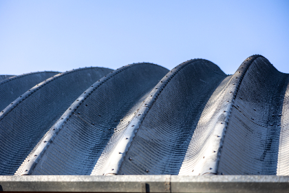 探秘大红鹰背后的文化与历史底蕴 探秘大红鹰背后的文化与历史底蕴